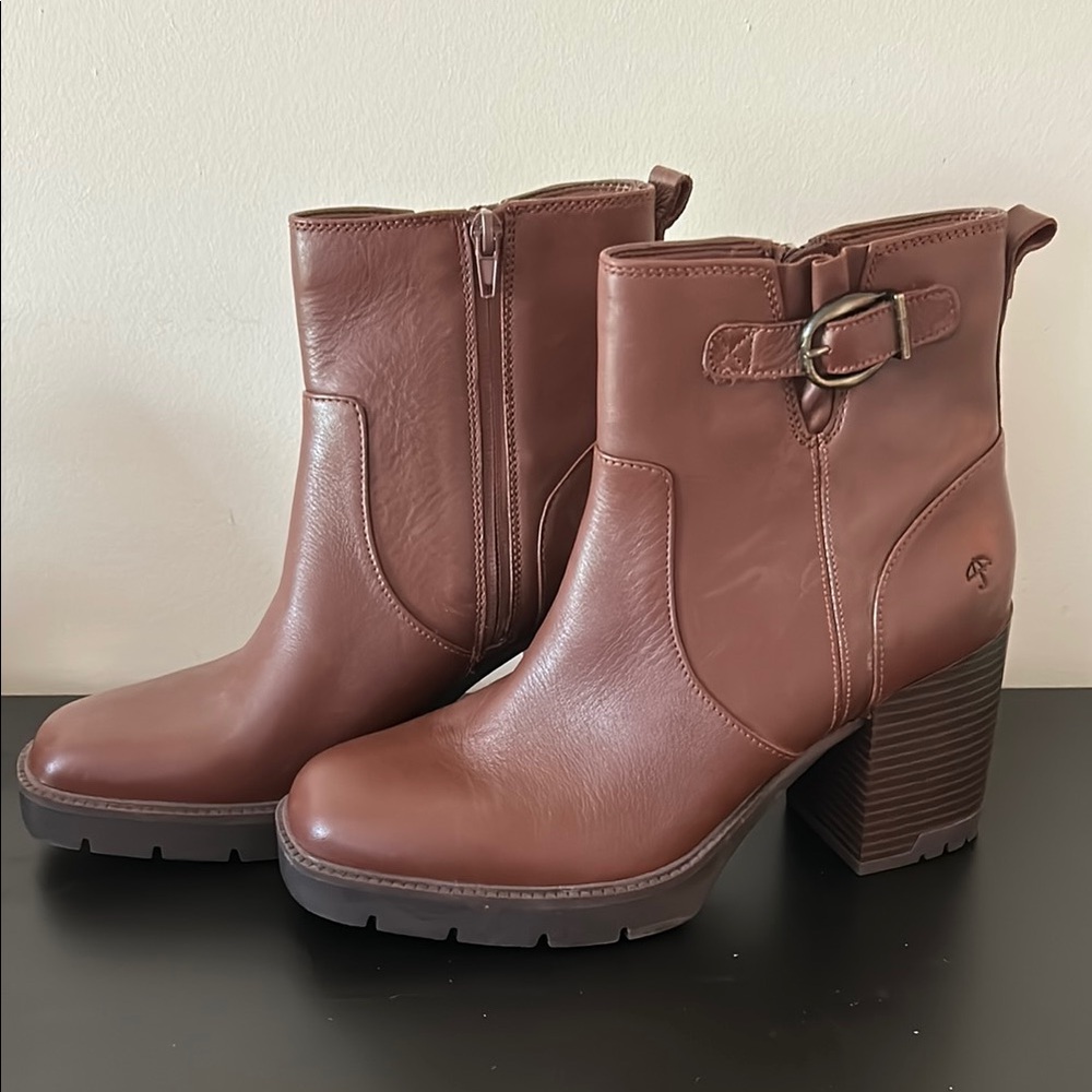Naturalizer Brown Leather Ankle Boots. Never Worn